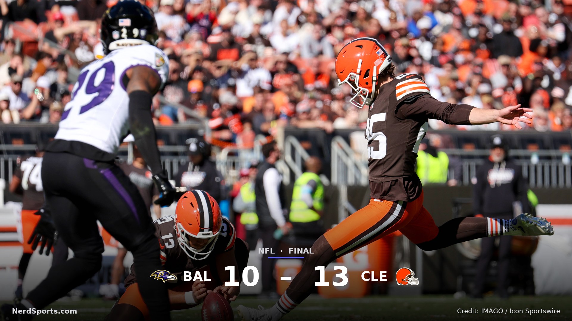 Cleveland Browns kicker Andre Szmyt (25) kicks a 48-yard field goal during the third quarter of the NFL game between the Baltimore Ravens and Cleveland Browns on October 18, 2026.