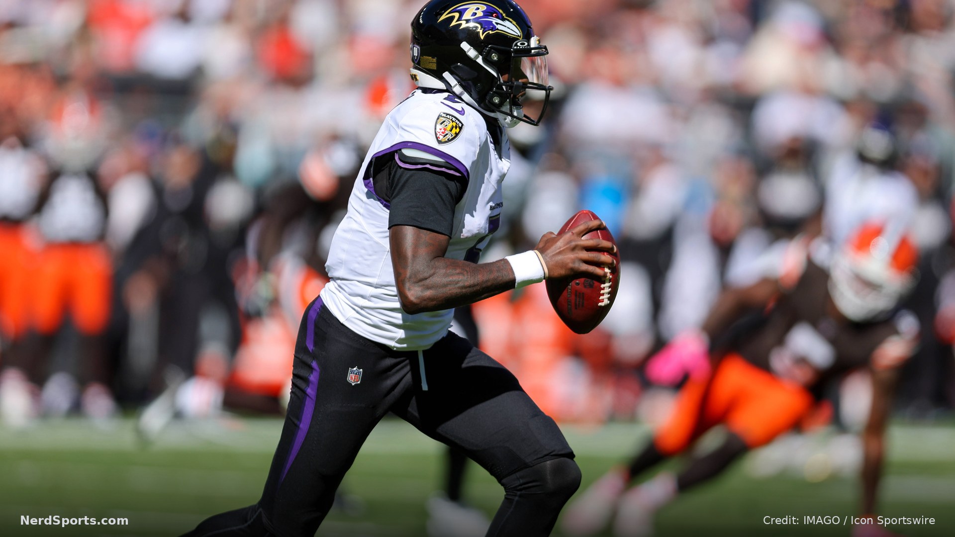 Baltimore Ravens quarterback Tyler Huntley (5) runs the football during the first quarter of the NFL game between the Baltimore Ravens and Cleveland Browns on October 18, 2026.